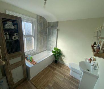2 bedroom terraced house to rent - Photo 3
