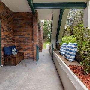 A Charming Art Deco Retreat in a Prime Garden Location, Just 350m from Clovelly Cafés - Photo 3