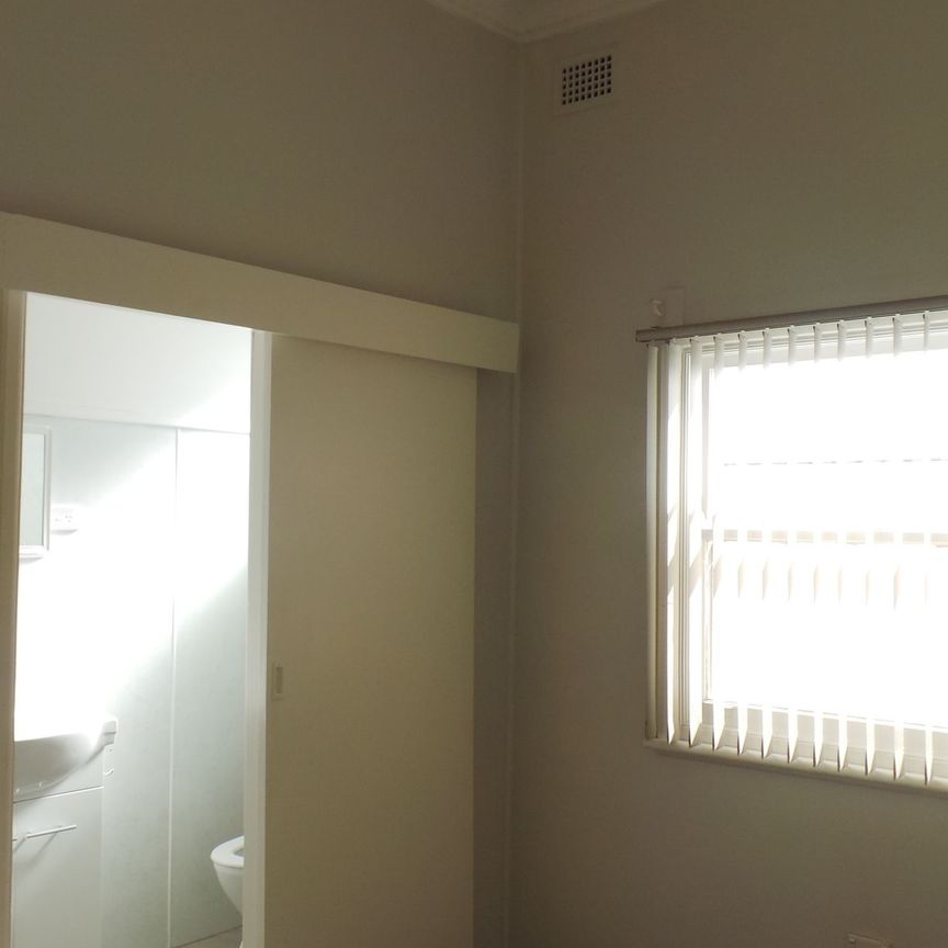 One Bedroom Unit - Photo 1