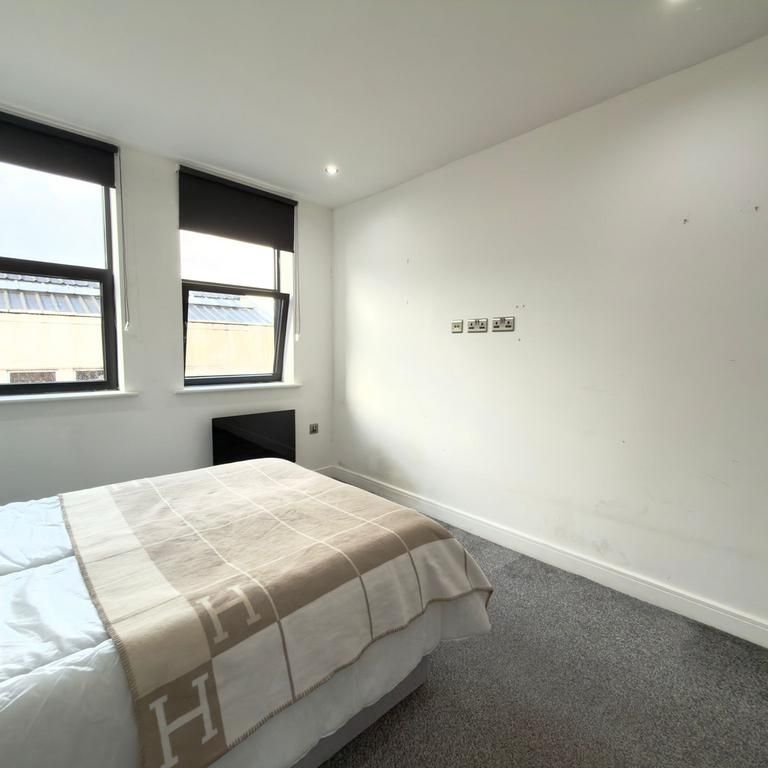 1 bedroom in a flat share to rent - Photo 1