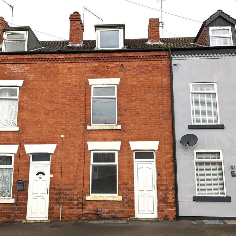 4 bedroom terraced house to rent - Photo 1