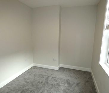 2 Bedroom Flat to Rent in Preston - Photo 5