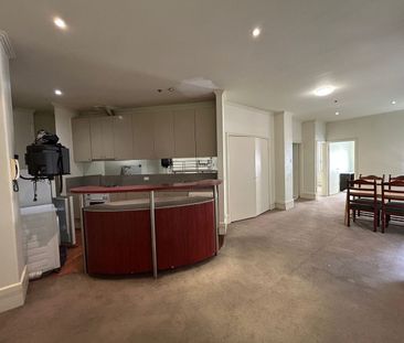 VERY LARGE, FLEXIBLE TERM, FURNISHED OPTION - Photo 1