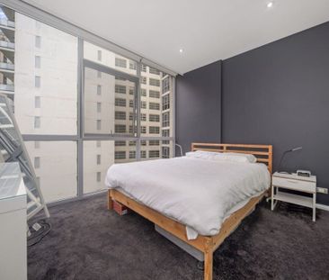 Elegant Two-Bedroom Apartment in a Premier City Location - Photo 4