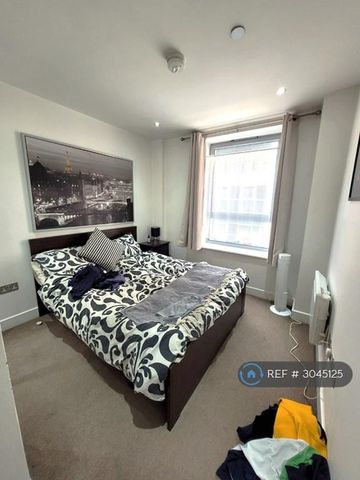 2 bedroom flat to rent - Photo 3