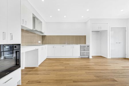 Luxurious 4-Bedroom Home with 4 Private Ensuites.. - Photo 4