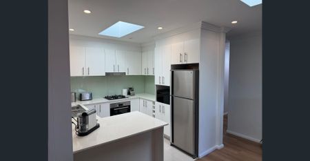 Spacious 2-Bedroom 2- Bath Apartment in Prime Dee Why Location - Photo 4