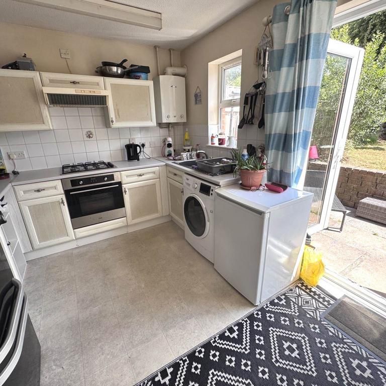 2 bedroom terraced house to rent - Photo 1