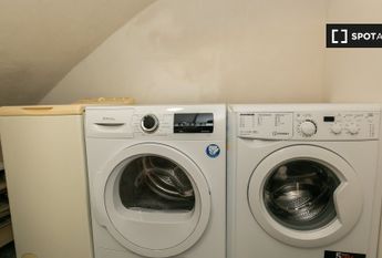 granada, Andalusia 18001