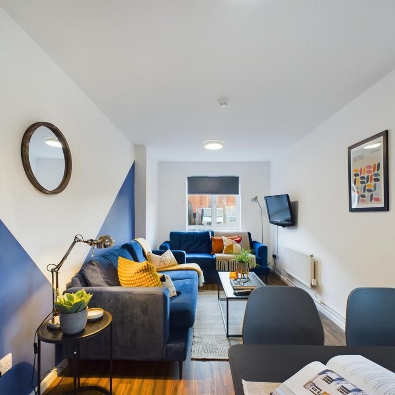 1 bedroom in a house share to rent - Photo 1