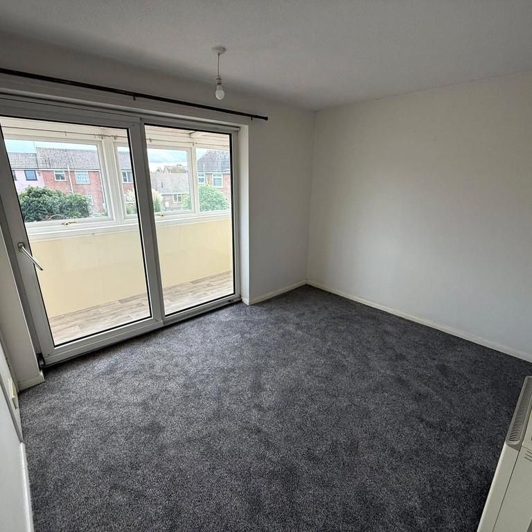 2 bedroom end of terrace house to rent - Photo 1