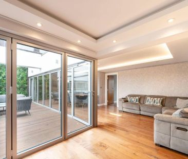 2 bedroom penthouse to rent - Photo 2