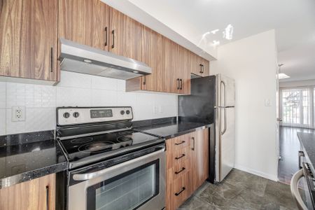 For Lease - 5605 Oscar Peterson Boulevard Unit# 2, Mississauga, Ontario - Photo 2