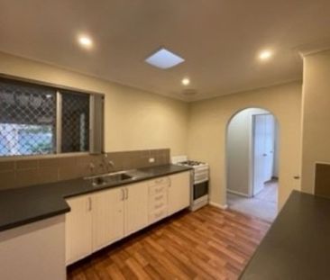 Charming 3-Bedroom Retreat in Prime Huntingdale Location - Photo 4