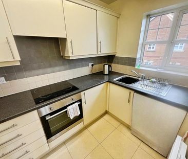 2 bedroom flat to rent - Photo 2