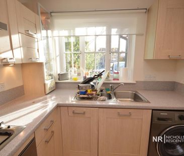 2 bedroom semi-detached house to rent - Photo 5