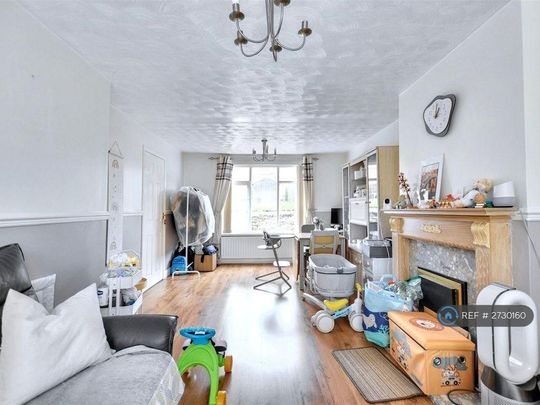 3 bedroom end of terrace house to rent - Photo 1