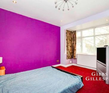 Dudley Gardens, Harrow, HA2 - Photo 2