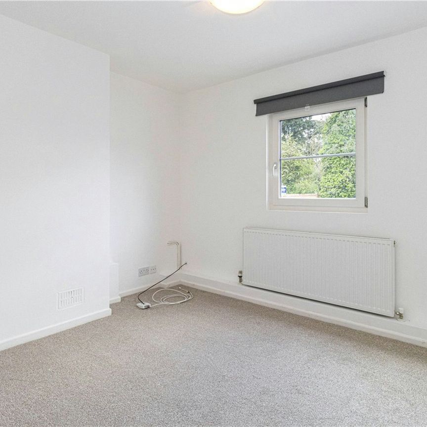 Station Road, Harpenden, Hertfordshire, AL5 4UJ - Photo 1