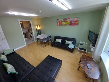 2 Bed Flat, Eccles New Road, M5 - Photo 4