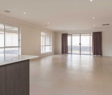 6 Eilish Court, Mount Helen - Photo 3