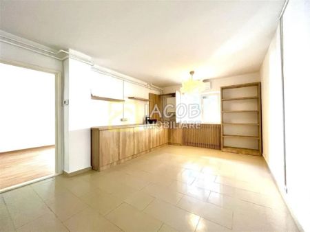Spatiu birouri, partial mobilat, zona Ana Ipatescu - Bistrita Lac, str. 1 Mai - Bacau - Fotografie 4