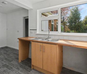 4 bedroom bungalow to rent - Photo 4