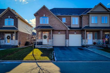 For Lease - 33 Fairgrounds Drive, Hamilton, Ontario - Photo 4