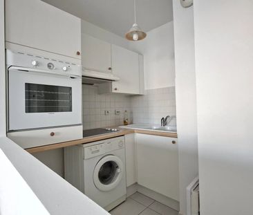 Location Appartement 2 pièces 38m² ST LAURENT DU VAR 06700 - Photo 5