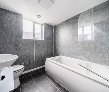 3 bedroom terraced house to rent - Photo 6