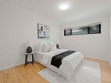 Unique Garden Apartment over 100sqm + Basement Parking - Photo 5