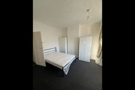 Room in a Shared House, Leagrave Road, LU3 - Photo 2