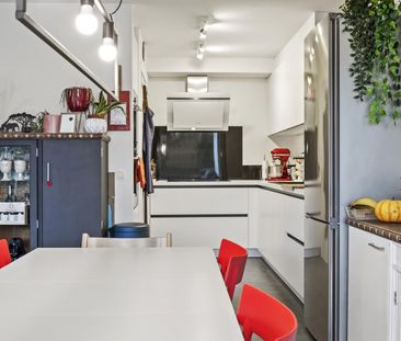Nieuwbouwappartement 1ste verd met 2 autostaanplaatsen - Photo 5
