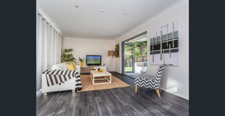 MODERN HOME WITH LARGE ENTERTAINING AREA - Photo 2