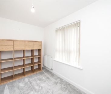 4 bedroom detached house to rent - Photo 3