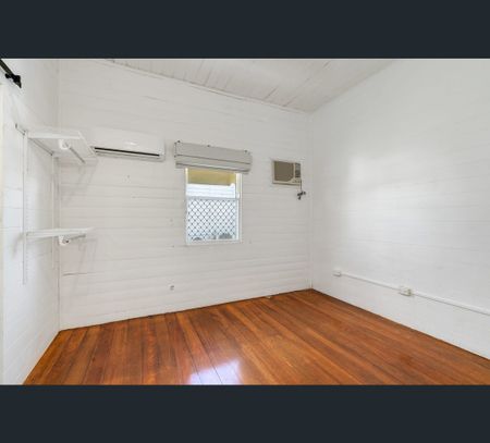 3 Patrick Street, Allenstown, Qld 4700 - Photo 4