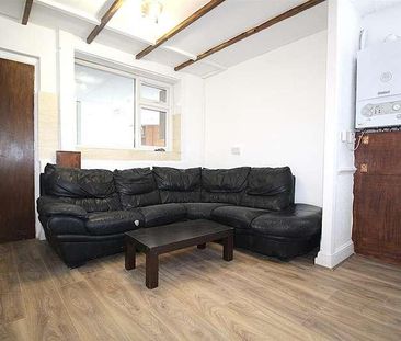 Central Avenue, Enfield, EN1 - Photo 2