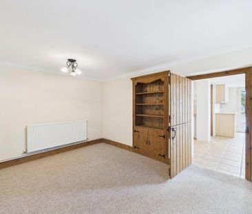 3 bedroom semi-detached house to rent - Photo 6