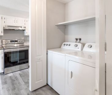 3 Bed, 2 Storey Condo in The Pines! - Photo 6