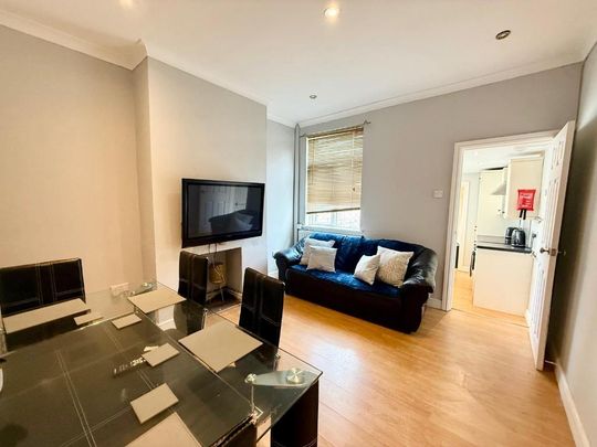 3 bedroom terraced house to rent - Photo 1