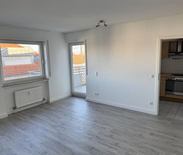 Charmante 2-Zimmer-Wohnung mit Balkon und Küche - Photo 2