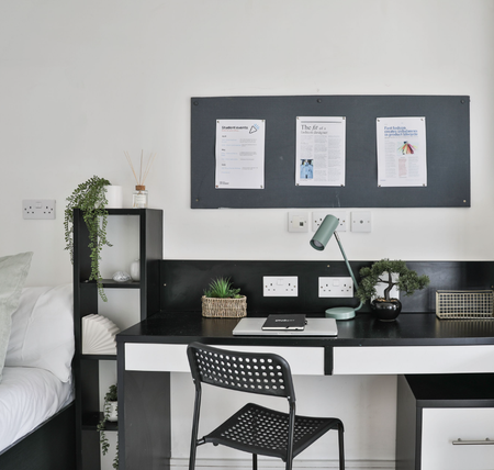 1 bedroom in a house share to rent - Photo 2