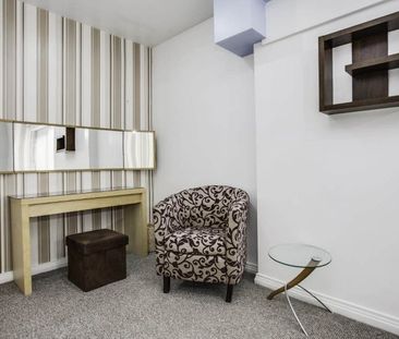 Room in a Shared Flat, Luna Street, M4 - Photo 1