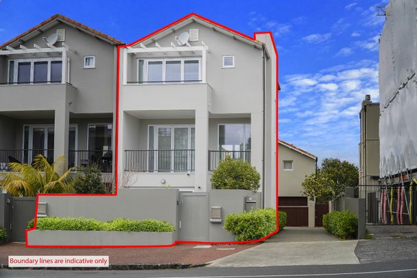 Upmarket Three-Bedroom Home Parnell - Photo 1