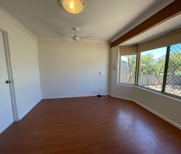 33 Yandal Crescent, Ballajura WA 6066 - House For Rent - $680 | Domain - Photo 6