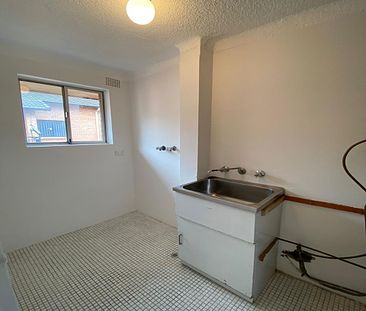 Newly Renovated 2 Bedroom Unit&excl; - Photo 2