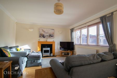 Nicholls Close, Barton Le Clay - Photo 5