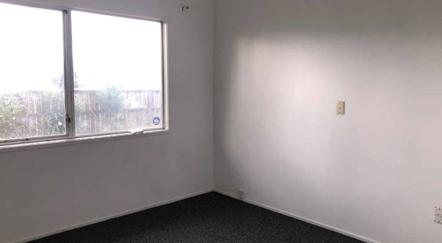 Comfortable Three-Bedroom Family Home - Photo 1