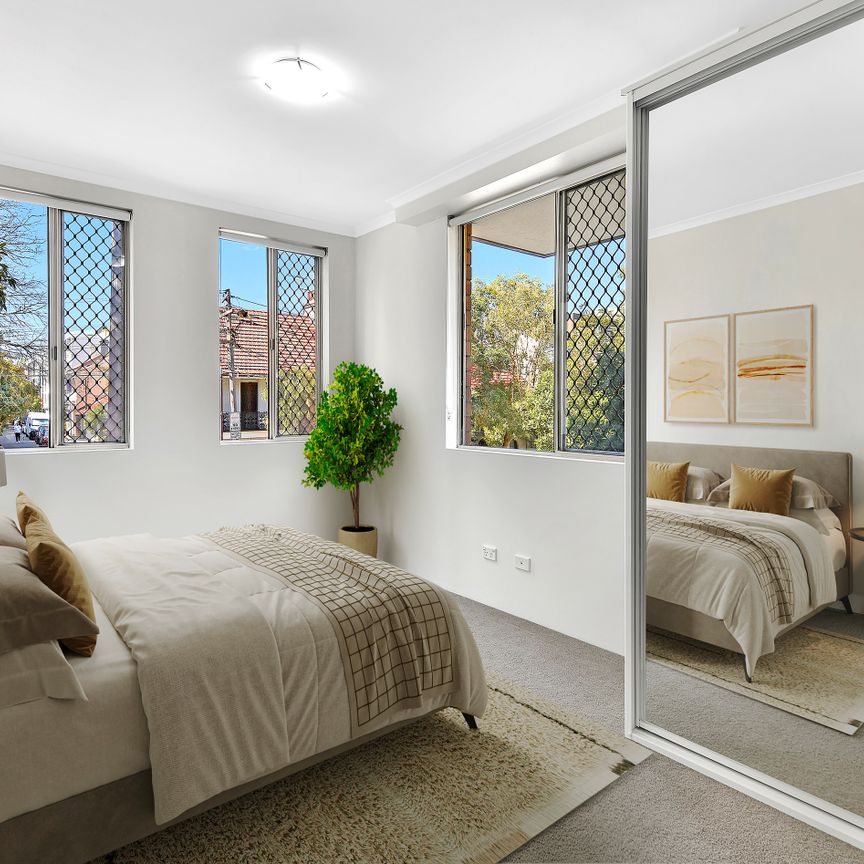 Relaxed easy care LIFESTYLE with superb convenience! - Photo 1