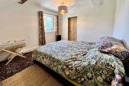 6 bedroom detached house to rent - Photo 5